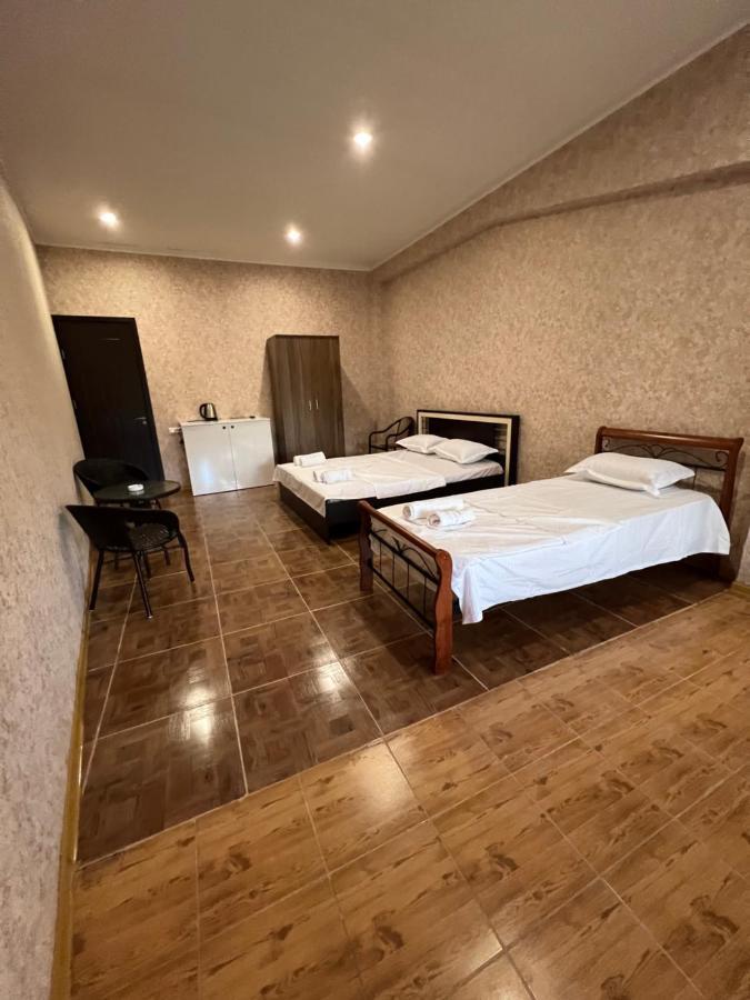 Twins Guest House Batumi Exteriör bild