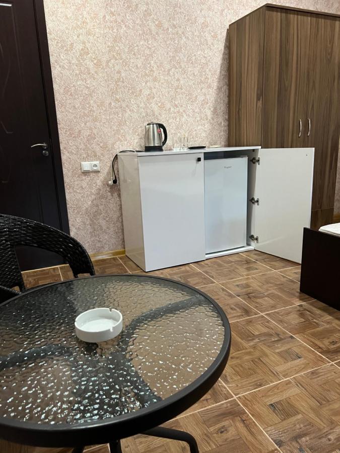 Twins Guest House Batumi Exteriör bild